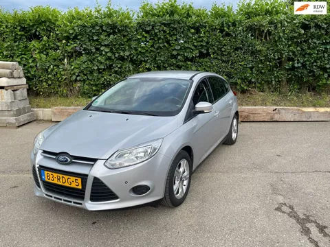 Ford Focus 1.6 TI-VCT Trend,airco,cruise control,grote beurt en nieuwe APK.