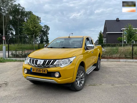 Mitsubishi L 200 2.4 DI-D Club Cab Intense,airco,cruise camera,volledige service historie,EURO 5..